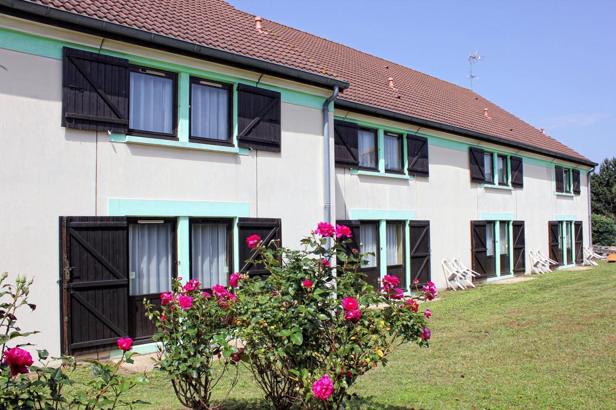 Contact Hotel Restaurant La Chaumiere Entre Orgeval Et Flins A13 Sortie 8 Les Mureaux Exterior foto