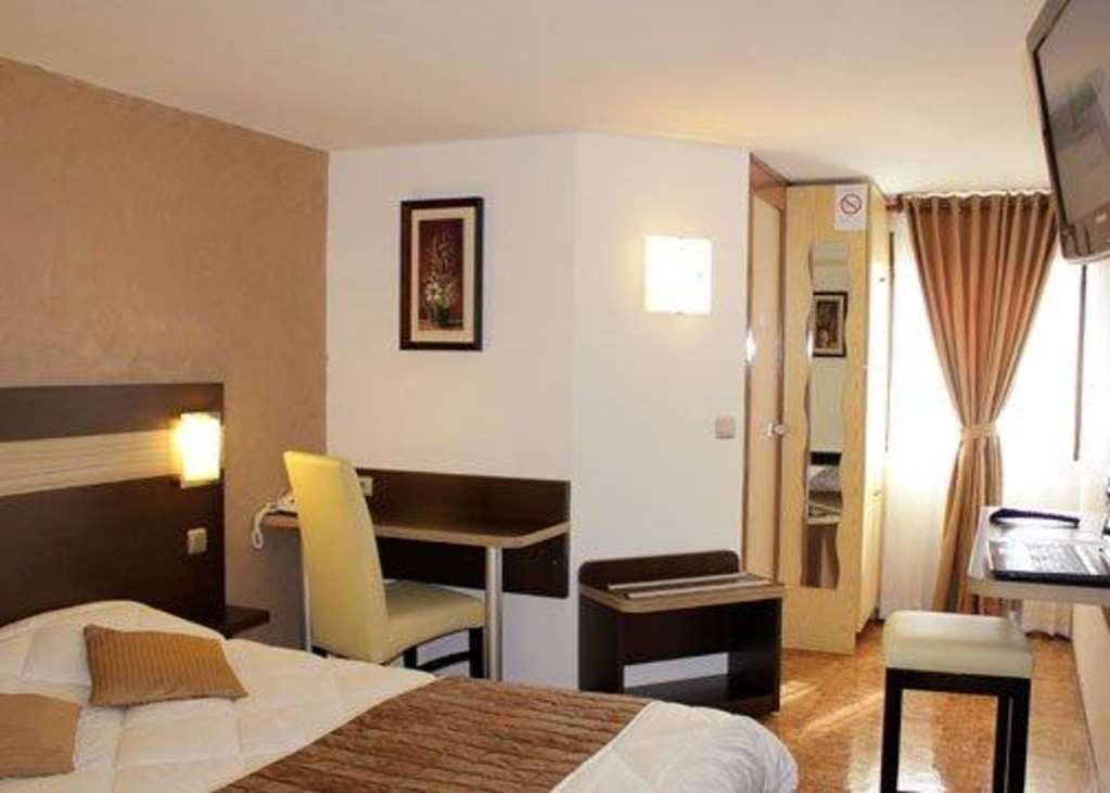 Contact Hotel Restaurant La Chaumiere Entre Orgeval Et Flins A13 Sortie 8 Les Mureaux Quarto foto