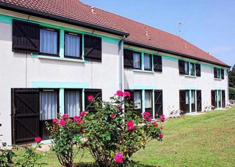 Contact Hotel Restaurant La Chaumiere Entre Orgeval Et Flins A13 Sortie 8 Les Mureaux Exterior foto